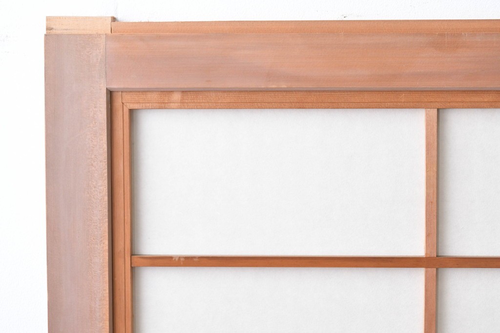 ヴィンテージ建具　昭和中期　高級品!!　細かな縦格子がすっきりとした印象の幅広裏障子付き格子戸2枚セット　(R-085034)