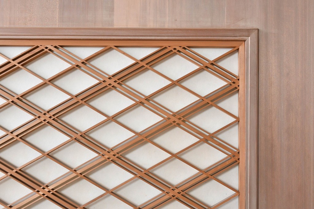 ヴィンテージ建具　昭和中期　高級品　斜め格子の組子が上品な裏障子付き引き戸2枚セット　(R-085035)