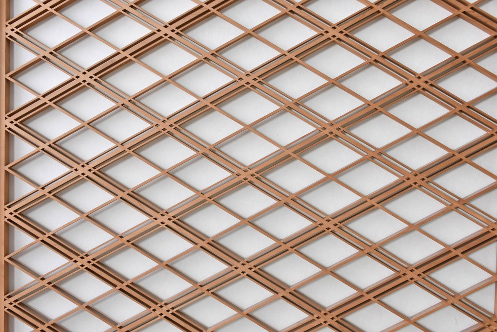 ヴィンテージ建具　昭和中期　高級品　斜め格子の組子が上品な裏障子付き引き戸2枚セット　(R-085036)