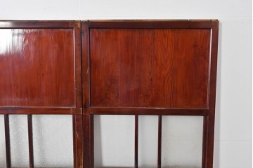 アンティーク建具　大正期　下部の鏡板に欅(ケヤキ)の一枚板を使用した漆塗りのガラス帯戸3枚セット　(R-085041)