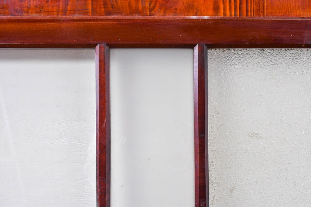 アンティーク建具　大正期　下部の鏡板に欅(ケヤキ)の一枚板を使用した漆塗りのガラス帯戸3枚セット　(R-085041)