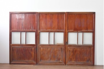 アンティーク建具　大正期　下部の鏡板に欅(ケヤキ)の一枚板を使用した漆塗りのガラス帯戸3枚セット　(R-085041)