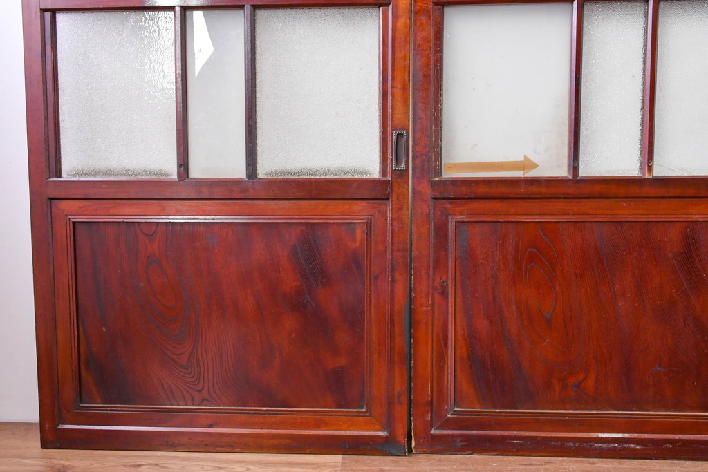 アンティーク建具　大正期　下部の鏡板に欅(ケヤキ)の一枚板を使用した漆塗りのガラス帯戸3枚セット　(R-085041)