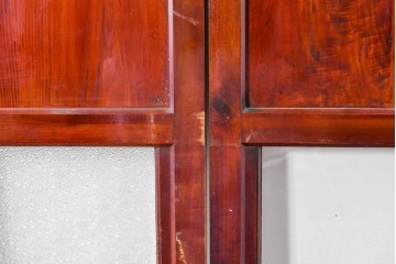 アンティーク建具　大正期　下部の鏡板に欅(ケヤキ)の一枚板を使用した漆塗りのガラス帯戸3枚セット　(R-085041)