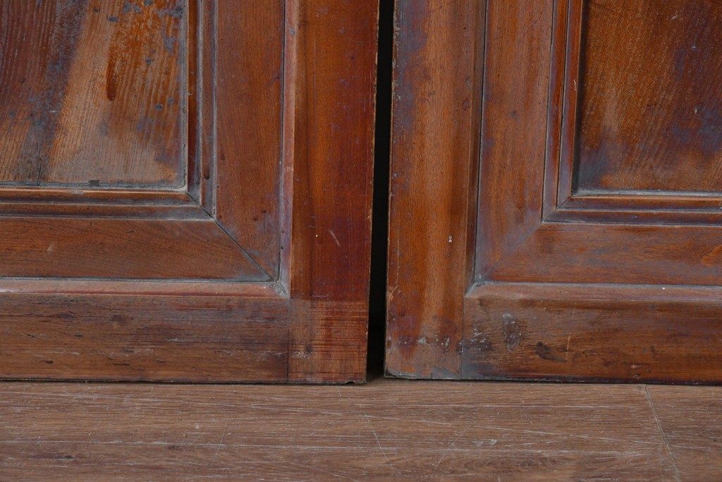 アンティーク建具　大正期　下部の鏡板に欅(ケヤキ)の一枚板を使用した漆塗りのガラス帯戸3枚セット　(R-085041)