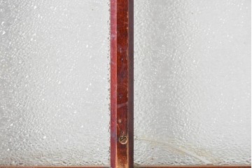 アンティーク建具　大正期　下部の鏡板に欅(ケヤキ)の一枚板を使用した漆塗りのガラス帯戸3枚セット　(R-085041)