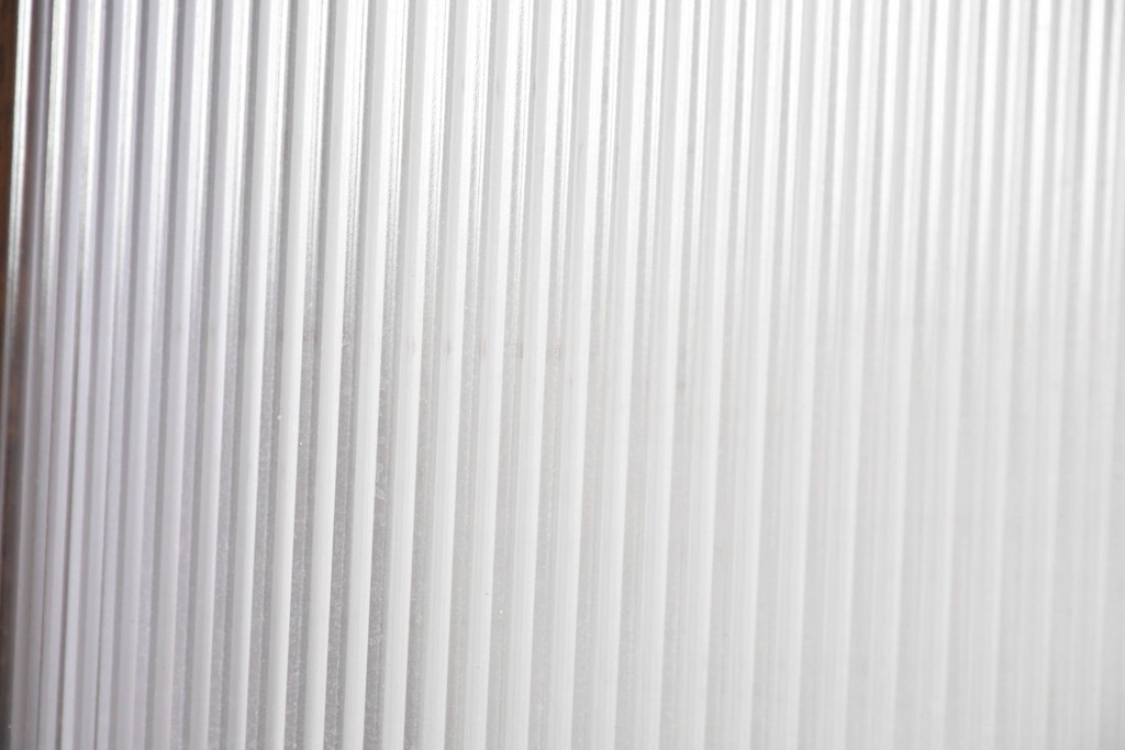 ヴィンテージ建具　柔らかく光を取り込むリブガラス入りドア　(R-085042)