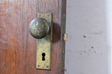 ヴィンテージ建具　柔らかく光を取り込むリブガラス入りドア　(R-085042)