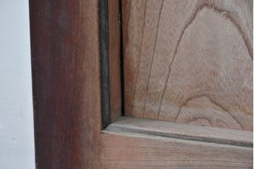 和製アンティーク　上手物　総欅(ケヤキ)材　重厚感ある格子と金具が印象的な北陸格子蔵戸1枚　(R-085044)