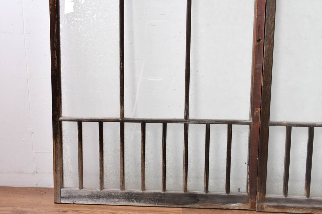 アンティーク建具　昭和初期～中期　大正ロマン　格子意匠のガラス窓2枚セット　(R-085046)