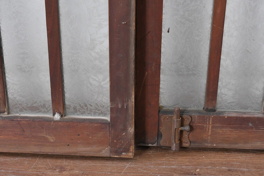 アンティーク建具　昭和初期～中期　大正ロマン　格子意匠のガラス窓2枚セット　(R-085046)