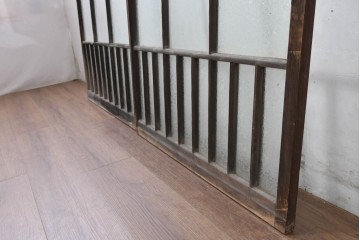 アンティーク建具　昭和初期～中期　大正ロマン　格子意匠のガラス窓2枚セット　(R-085046)
