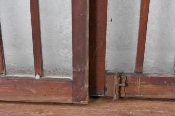 アンティーク建具　昭和初期～中期　大正ロマン　格子意匠のガラス窓2枚セット　(R-085046)