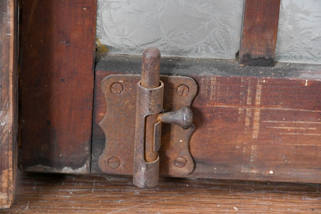 アンティーク建具　昭和初期～中期　大正ロマン　格子意匠のガラス窓2枚セット　(R-085046)