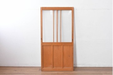 ヴィンテージ建具　昭和中期　端整な三本縦桟が目を引くガラス戸1枚　(R-085047)