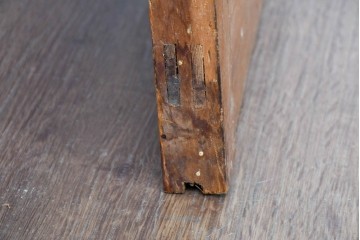 ヴィンテージ建具　昭和中期　端整な三本縦桟が目を引くガラス戸1枚　(R-085047)