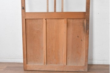 ヴィンテージ建具　昭和中期　温かな木味の三本縦桟ガラス戸1枚　(R-085048)