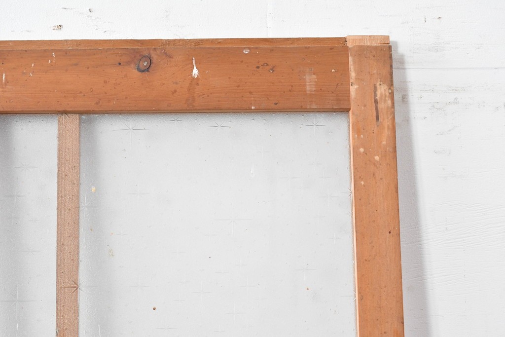 ヴィンテージ建具　昭和中期　温かな木味の三本縦桟ガラス戸1枚　(R-085048)