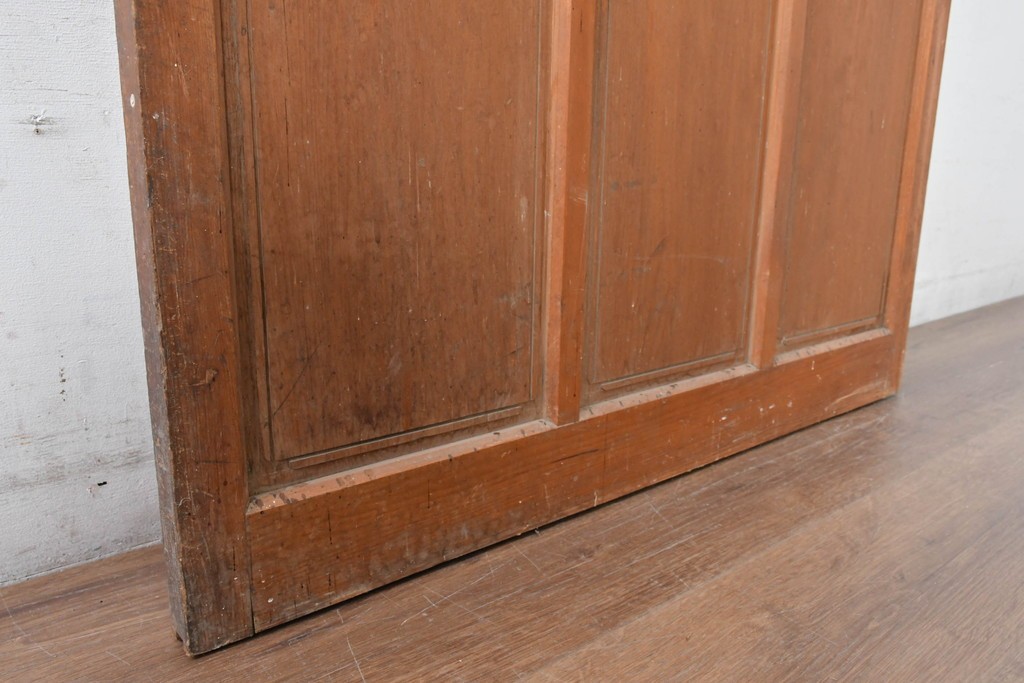 ヴィンテージ建具　昭和中期　温かな木味の三本縦桟ガラス戸1枚　(R-085048)