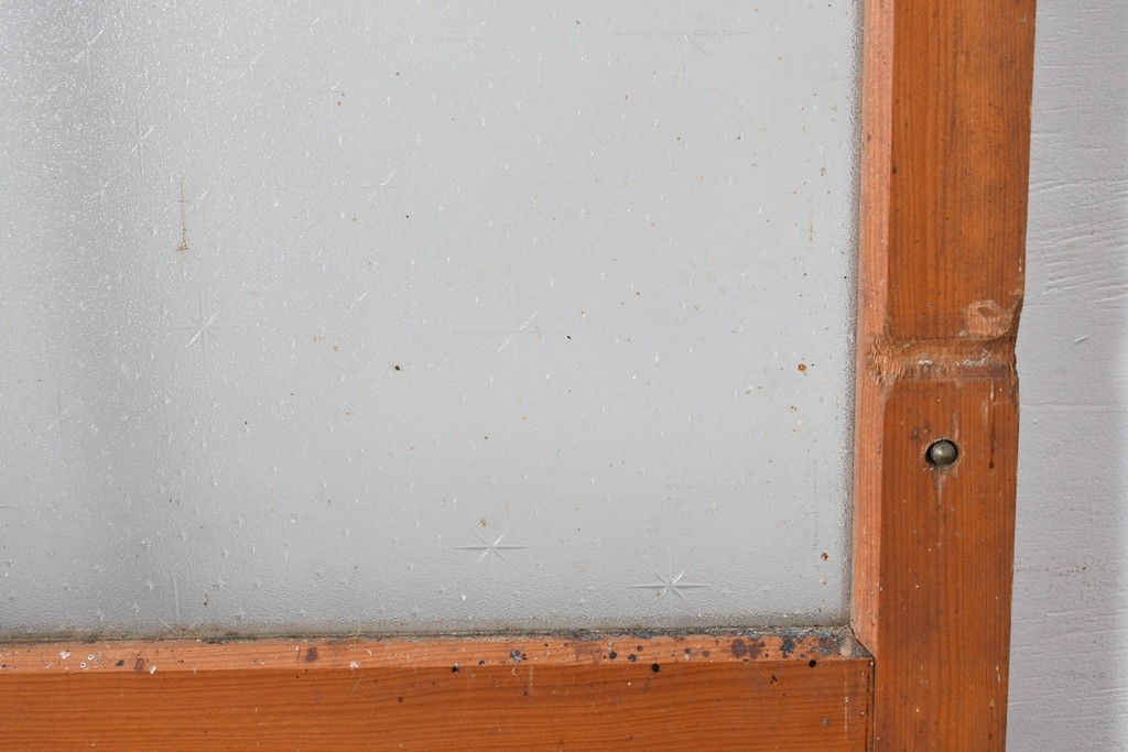 ヴィンテージ建具　昭和中期　温かな木味の三本縦桟ガラス戸1枚　(R-085048)