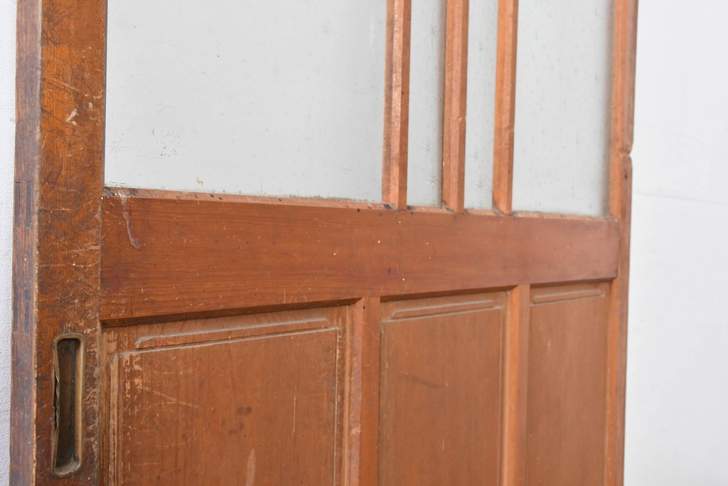 ヴィンテージ建具　昭和中期　温かな木味の三本縦桟ガラス戸1枚　(R-085048)