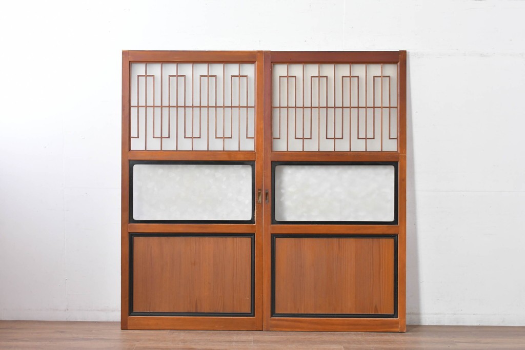 アンティーク建具　昭和初期～中期　美品　上手物!!　幾何学格子デザインの引き戸2枚セット　(R-085049)