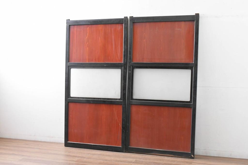 アンティーク建具　美品　板戸とガラス帯を組み合わせたガラス帯戸2枚セット　(R-085051)
