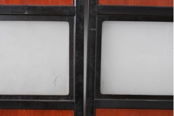 アンティーク建具　美品　板戸とガラス帯を組み合わせたガラス帯戸2枚セット　(R-085051)