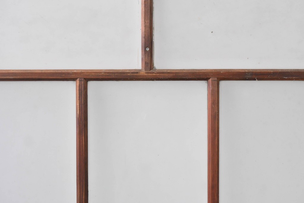 《ペイント仕上げ限定》　アンティーク建具　大正ロマン　格子デザインが趣深いガラス窓2枚セット　(R-085052)