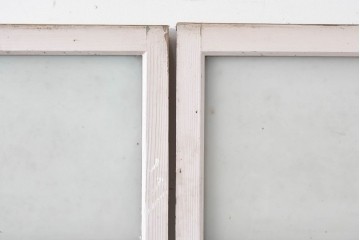 《ペイント仕上げ限定》　アンティーク建具　大正ロマン　格子デザインが趣深いガラス窓2枚セット　(R-085052)