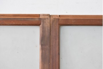 《ペイント仕上げ限定》　アンティーク建具　大正ロマン　格子デザインが趣深いガラス窓2枚セット　(R-085052)