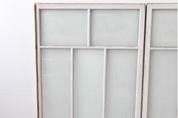 《ペイント仕上げ限定》　アンティーク建具　大正ロマン　格子デザインが趣深いガラス窓2枚セット　(R-085052)