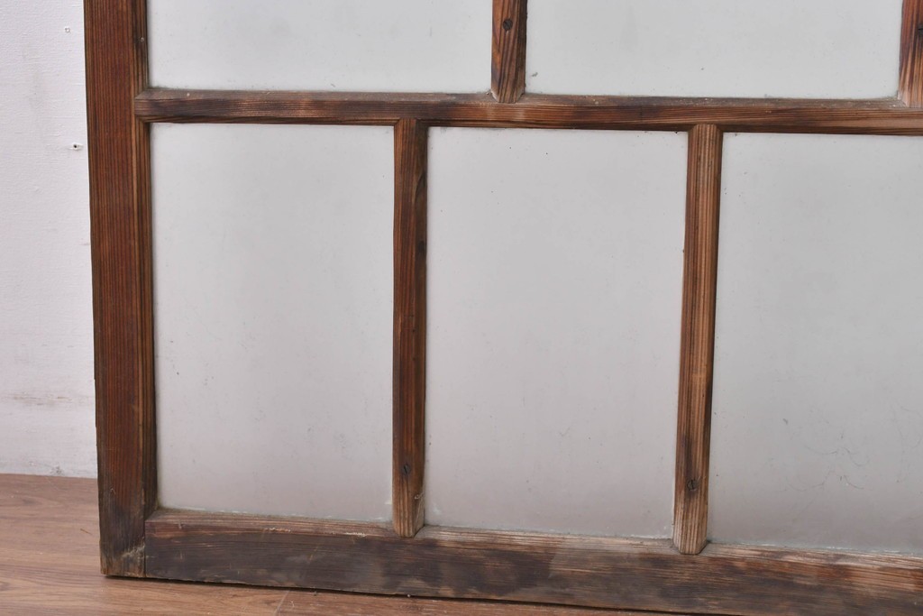 《ペイント仕上げ限定》　アンティーク建具　大正ロマン　格子デザインが趣深いガラス窓2枚セット　(R-085052)