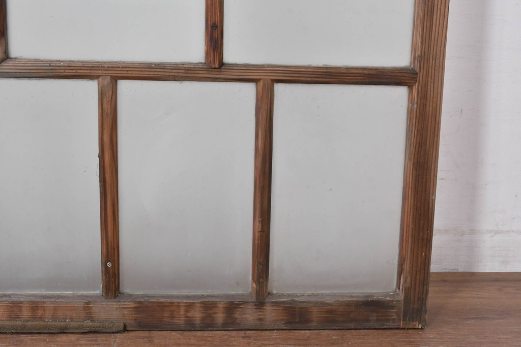 《ペイント仕上げ限定》　アンティーク建具　大正ロマン　格子デザインが趣深いガラス窓2枚セット　(R-085052)