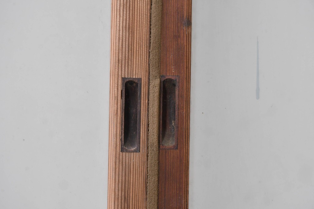 《ペイント仕上げ限定》　アンティーク建具　大正ロマン　格子デザインが趣深いガラス窓2枚セット　(R-085052)