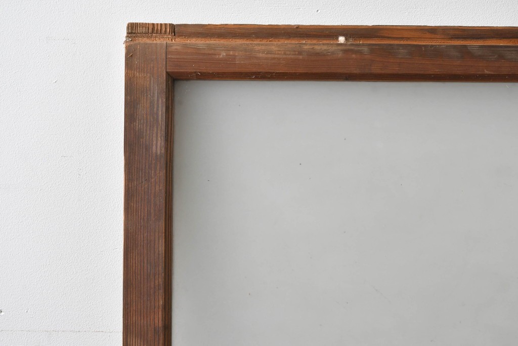 《ペイント仕上げ限定》　アンティーク建具　大正ロマン　格子デザインが趣深いガラス窓2枚セット　(R-085052)