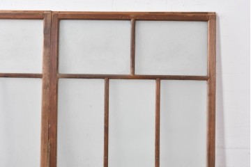 《ペイント仕上げ限定》　アンティーク建具　大正ロマン　格子デザインが趣深いガラス窓2枚セット　(R-085052)