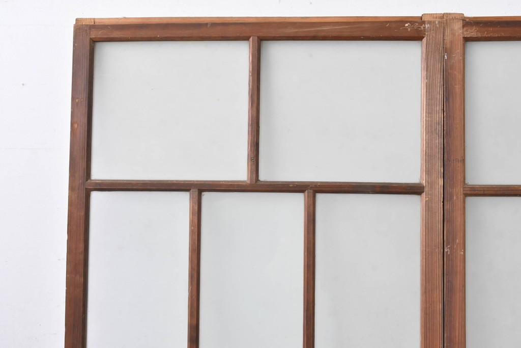 《ペイント仕上げ限定》　アンティーク建具　昭和初期　大正ロマン　格子デザインが趣深いガラス窓2枚セット　(R-085053)