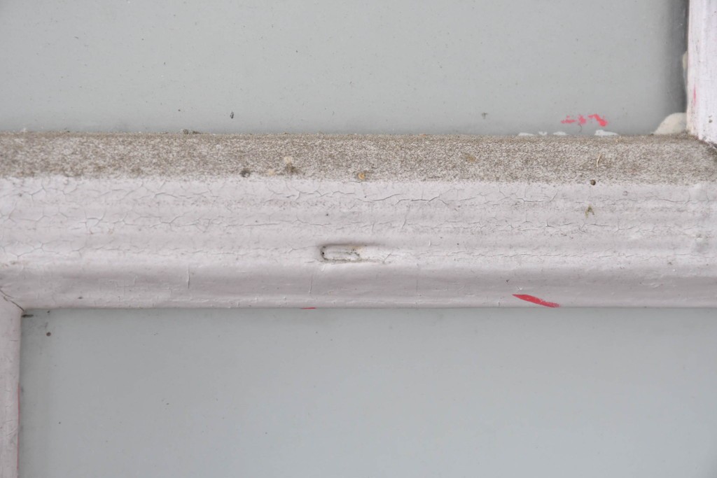 《ペイント仕上げ限定》　アンティーク建具　昭和初期　大正ロマン　格子デザインが趣深いガラス窓2枚セット　(R-085053)