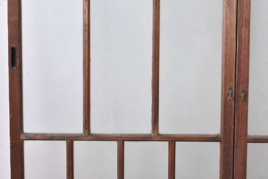 《ペイント仕上げ限定》　アンティーク建具　昭和初期　大正ロマン　格子デザインが趣深いガラス窓2枚セット　(R-085053)