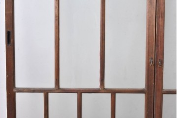 《ペイント仕上げ限定》　アンティーク建具　昭和初期　大正ロマン　格子デザインが趣深いガラス窓2枚セット　(R-085053)