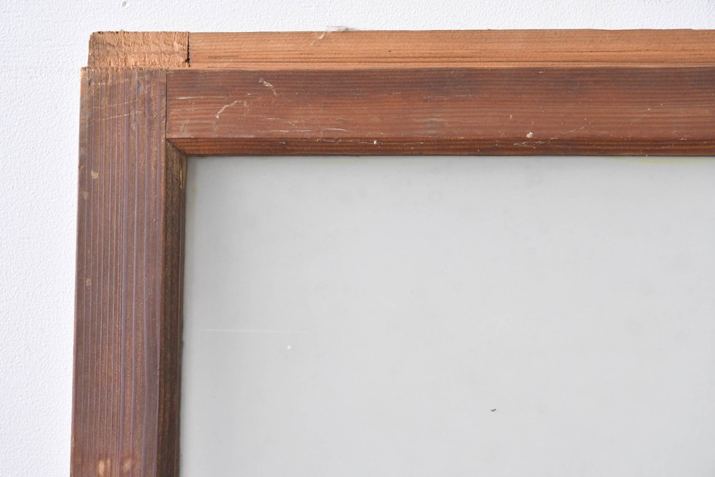 《ペイント仕上げ限定》　アンティーク建具　昭和初期　大正ロマン　格子デザインが趣深いガラス窓2枚セット　(R-085053)