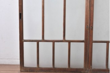 《ペイント仕上げ限定》　アンティーク建具　昭和初期　大正ロマン　格子デザインが趣深いガラス窓2枚セット　(R-085053)