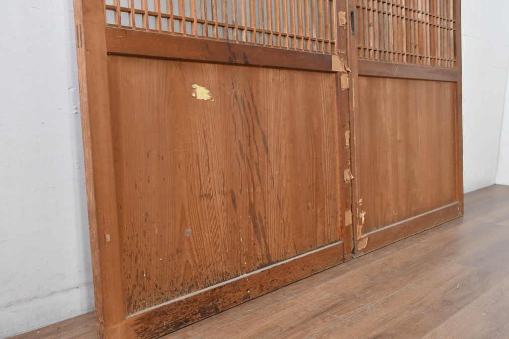 アンティーク建具　昭和初期～中期　縦格子が美しく映えるガラス帯戸2枚セット　(R-085054)
