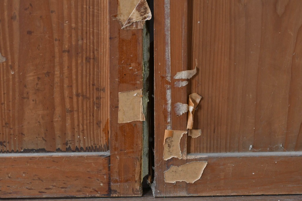 アンティーク建具　昭和初期～中期　縦格子が美しく映えるガラス帯戸2枚セット　(R-085054)