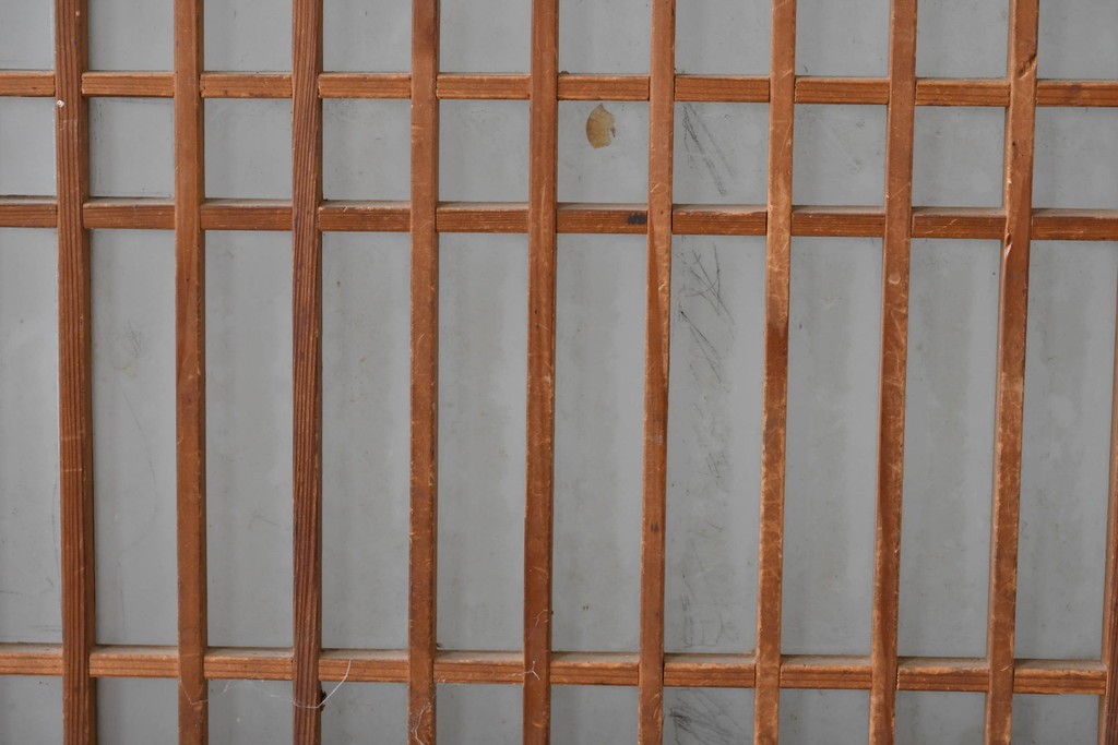 アンティーク建具　昭和初期～中期　縦格子が美しく映えるガラス帯戸2枚セット　(R-085054)