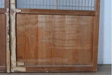 アンティーク建具　昭和初期～中期　縦格子が美しく映えるガラス帯戸2枚セット　(R-085054)