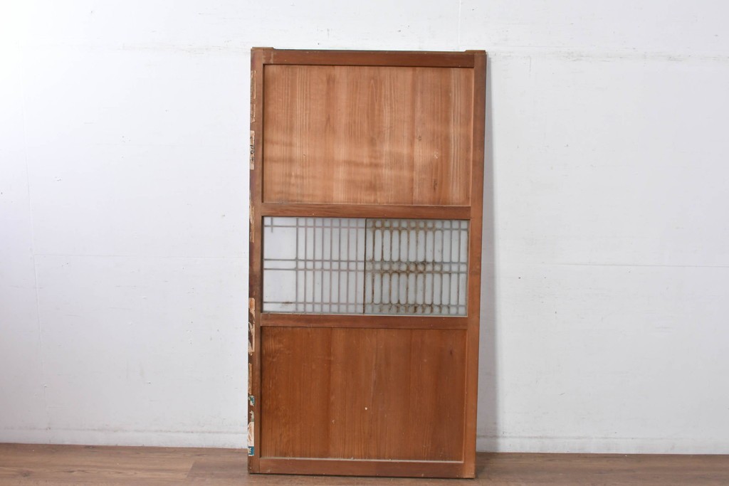 アンティーク建具　素朴な味わいの格子入りガラスの帯戸1枚　(R-085055)