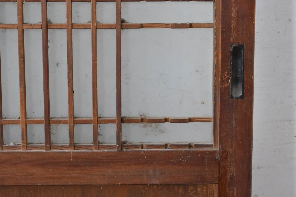アンティーク建具　素朴な味わいの格子入りガラスの帯戸1枚　(R-085055)