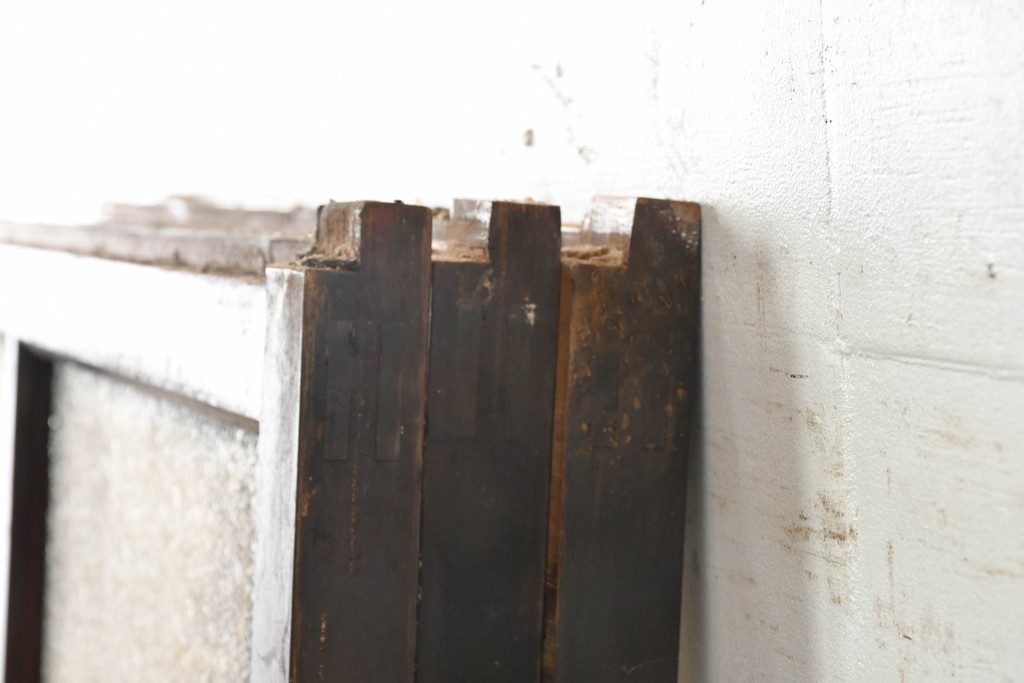 アンティーク建具　昭和初期　光をやわらかく取り込む格子入りのガラス戸3枚セット　(R-085056)